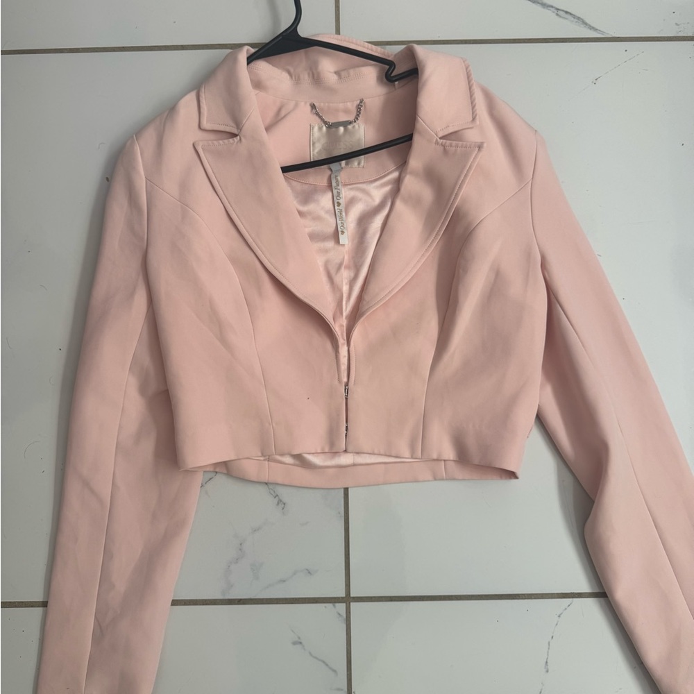 GUESSS Chic Pink Cropped Blazer